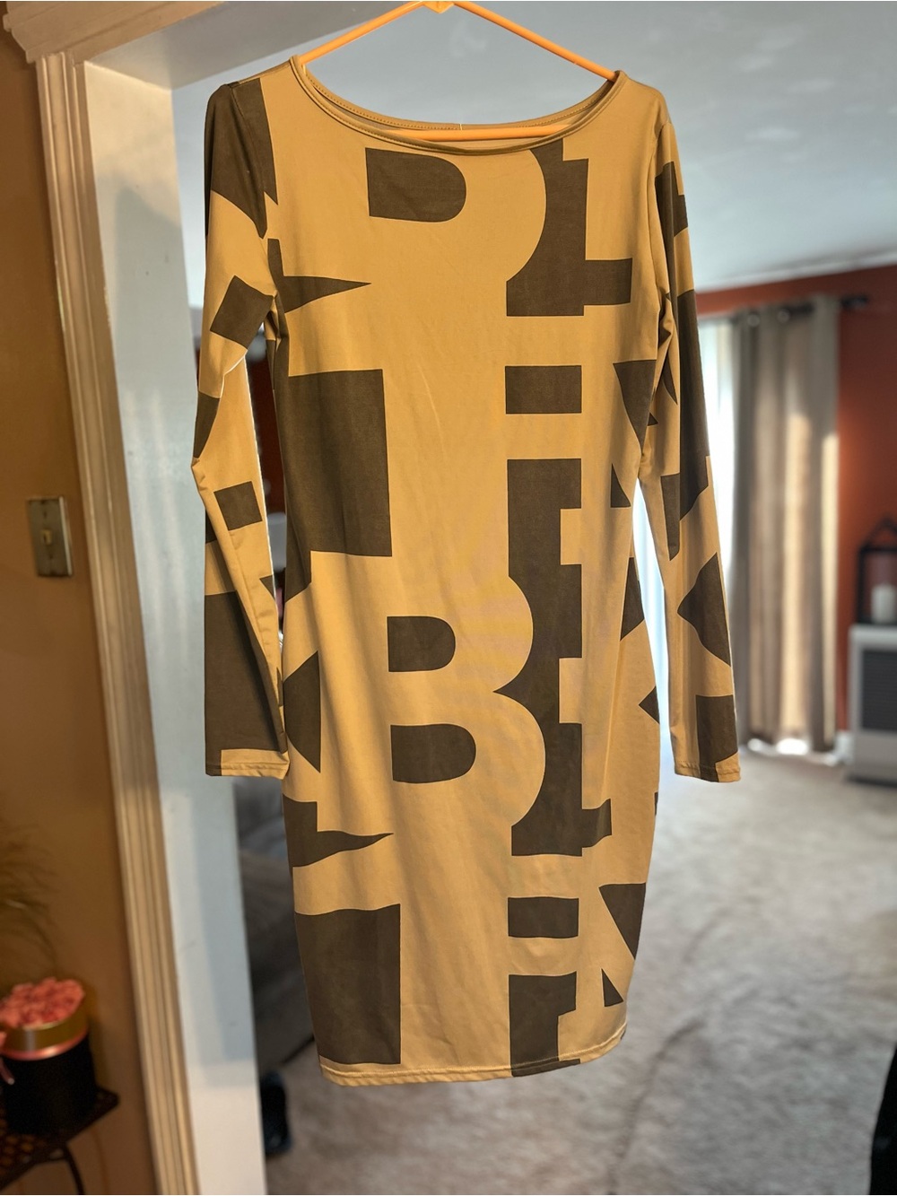 Women’s Beige and Dark Gray Graphic Long-Sleeve Bodycon Dress
